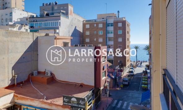 Resale - Apartment - Torrevieja - Playa del cura