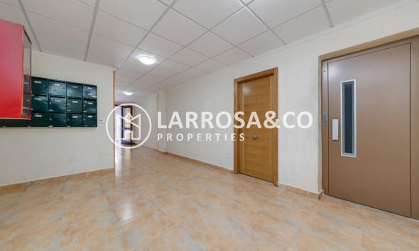 Resale - Apartment - Torrevieja - Playa del cura