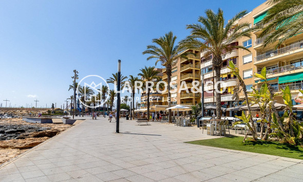 Resale - Apartment - Torrevieja - Playa del cura