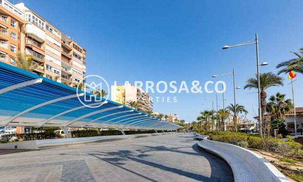 Resale - Apartment - Torrevieja - Playa del cura