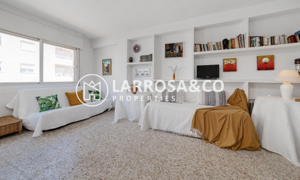 Resale - Apartment - Torrevieja - Puerto