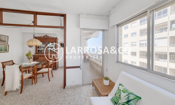 Resale - Apartment - Torrevieja - Puerto