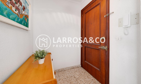 Resale - Apartment - Torrevieja - Puerto