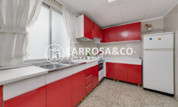 Resale - Apartment - Torrevieja - Puerto