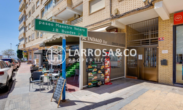 Resale - Apartment - Torrevieja - Puerto