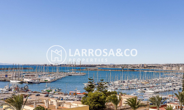 Resale - Apartment - Torrevieja - Puerto