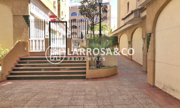 Resale - Apartment - Torrevieja - Parque las naciones