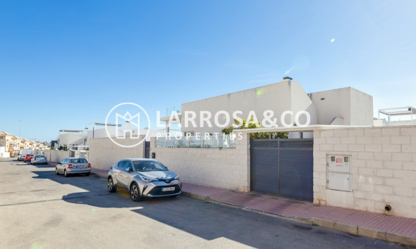 Resale - Detached House/Villa - Orihuela costa - Villamartin 