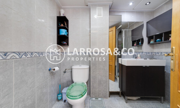 Herverkoop - Apartment - Torrevieja - Centro