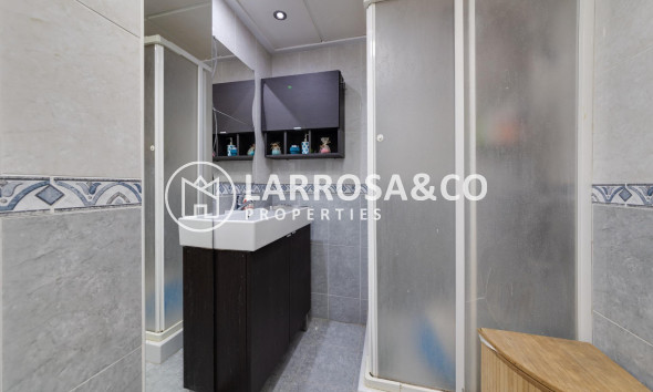 Resale - Apartment - Torrevieja - Centro