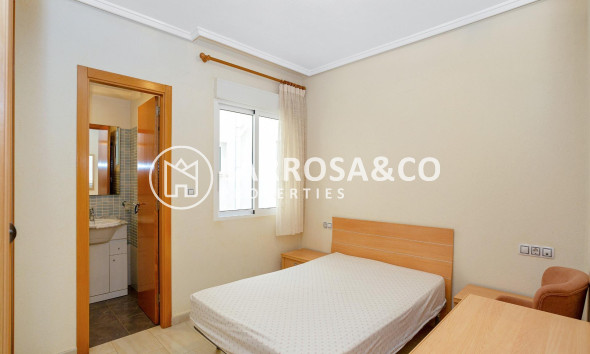 Resale - Apartment - Torrevieja - Centro