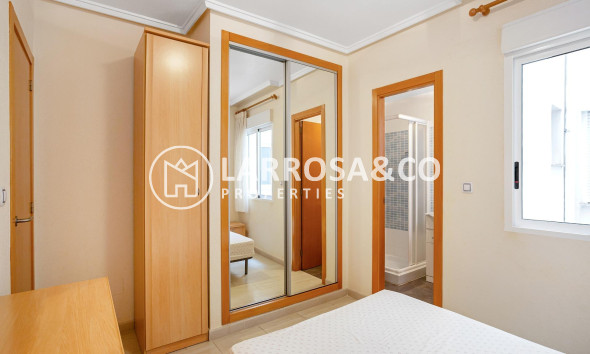 Resale - Apartment - Torrevieja - Centro