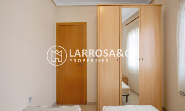 Resale - Apartment - Torrevieja - Centro