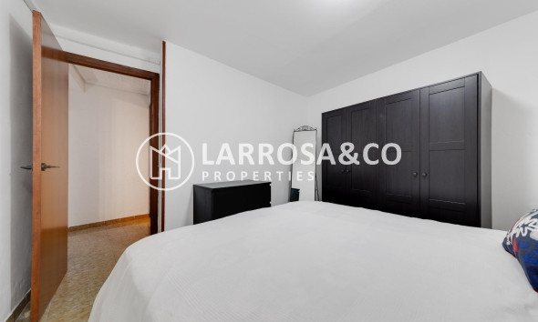 Resale - Apartment - Torrevieja - Playa del cura