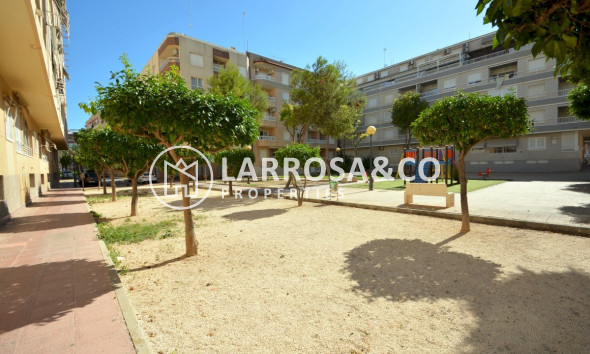 Resale - Apartment - Guardamar del Segura - MERCADONA