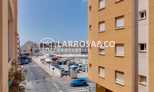 Resale - Apartment - Torrevieja - Estacion de autobuses