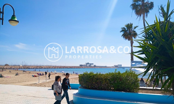 Resale - Apartment - Torrevieja - Playa de los Naufragos