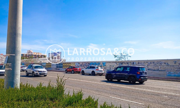 Resale - Apartment - Torrevieja - Playa de los Naufragos