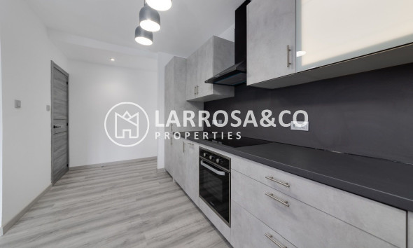 Resale - Apartment - Torrevieja - Los Balcones