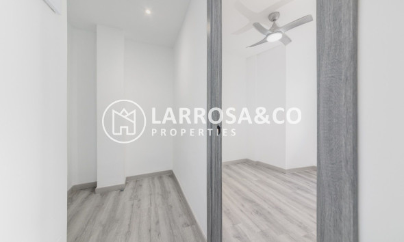 Resale - Apartment - Torrevieja - Los Balcones