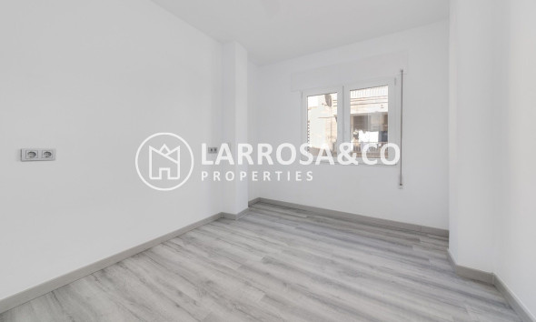 Resale - Apartment - Torrevieja - Los Balcones