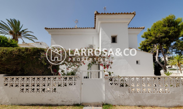 Resale - Semi-detached house - Torrevieja - Calas blanca