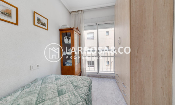 Resale - Apartment - Torrevieja - Acequion