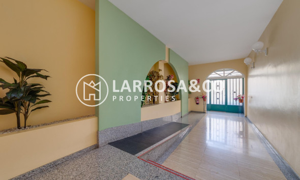 Herverkoop - Apartment - Torrevieja - Acequion