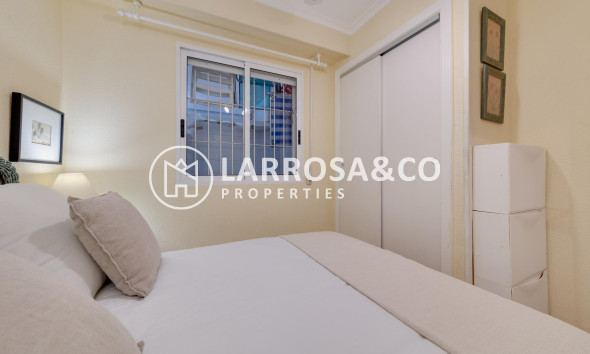 Resale - Apartment - Torrevieja - Playa del cura