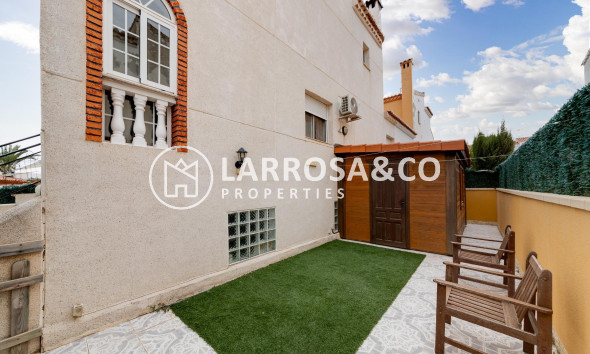 Resale - Detached House/Villa - Torrevieja - La siesta