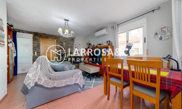 Resale - Detached House/Villa - Torrevieja - La siesta