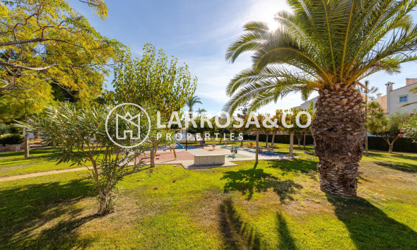 Resale - Detached House/Villa - Torrevieja - La siesta