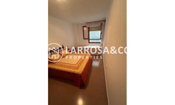 Resale - Apartment - Torrevieja - Acequion