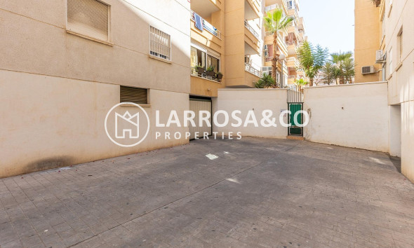 Herverkoop - Apartment - Torrevieja - Estacion de autobuses