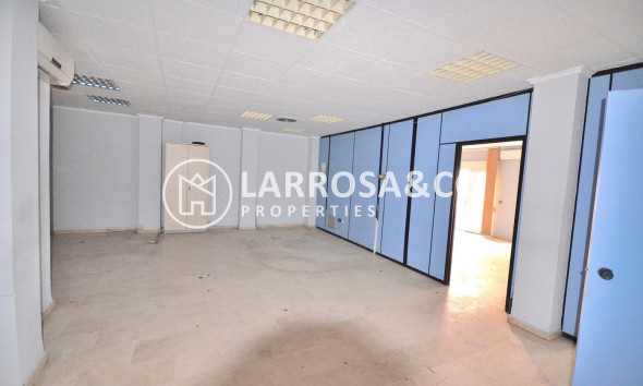 A Vendre - Commercial space - Torrevieja - Centro