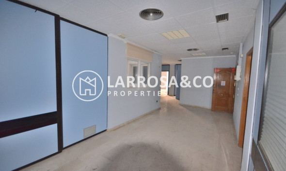 A Vendre - Commercial space - Torrevieja - Centro