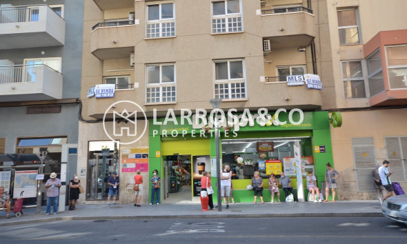 A Vendre - Commercial space - Torrevieja - Centro