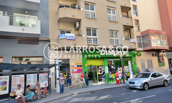 A Vendre - Commercial space - Torrevieja - Centro