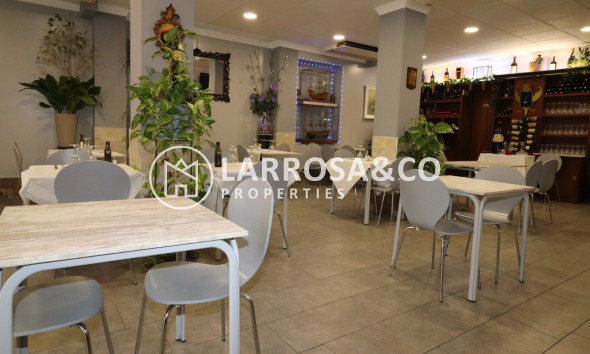 Herverkoop - Commercial space - Torrevieja - Playa del cura