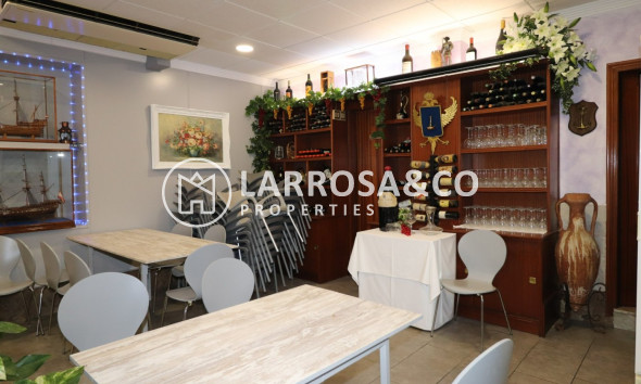 Herverkoop - Commercial space - Torrevieja - Playa del cura