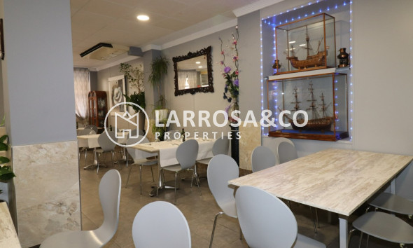 Herverkoop - Commercial space - Torrevieja - Playa del cura