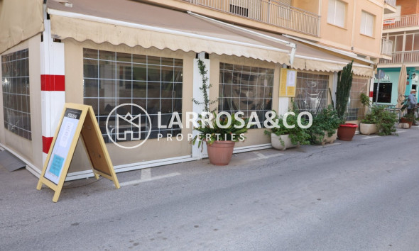 Herverkoop - Commercial space - Torrevieja - Playa del cura