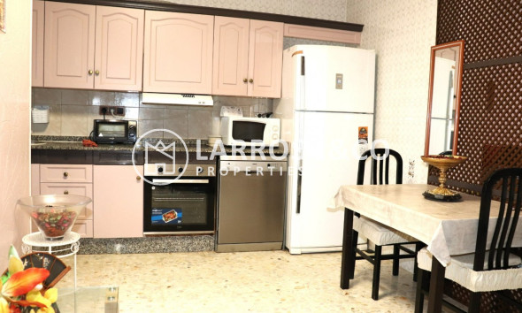 Resale - Ground floor apartment - Torrevieja - Playa del cura