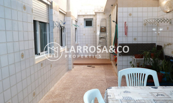 Resale - Ground floor apartment - Torrevieja - Playa del cura