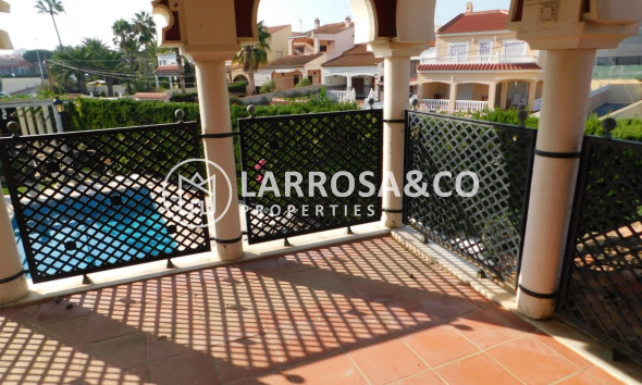 A Vendre - Villa - Torrevieja - Nueva Torrevieja