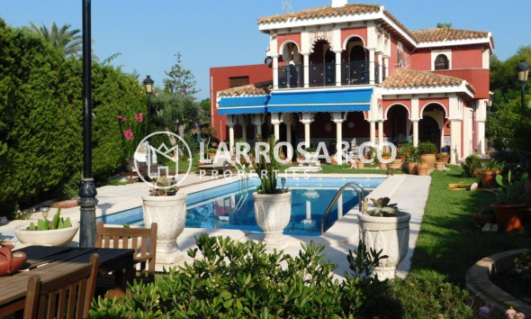 A Vendre - Villa - Torrevieja - Nueva Torrevieja