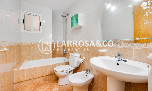 Herverkoop - Apartment - Torrevieja - Centro