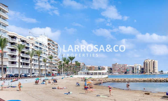 Resale - Apartment - Torrevieja - Centro