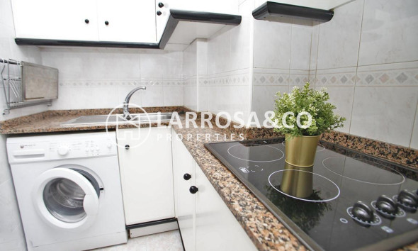 Resale - Apartment - Torrevieja - Playa del cura