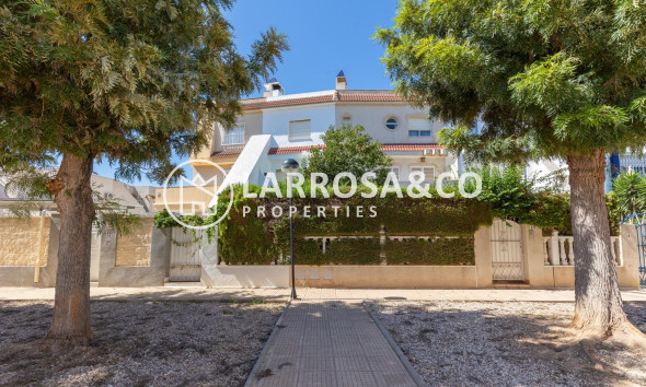 Resale - Bungalow - Torrevieja - Doña ines